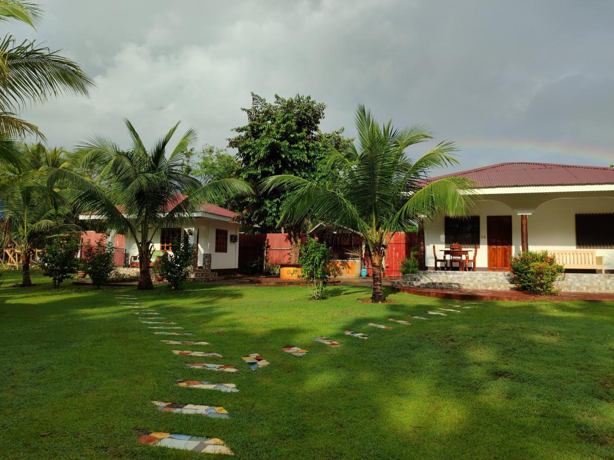 E&N Paradise Island Resort Siquijor Exterior foto